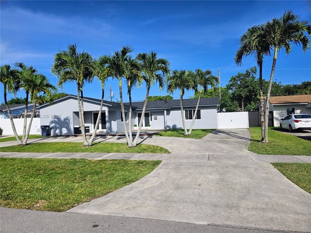19115 Bel Aire Drive, Cutler Bay, FL 33157