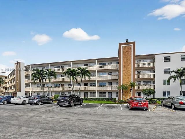 4076 E Guildford E 4, Guildford At Century Vill, Boca Raton, FL