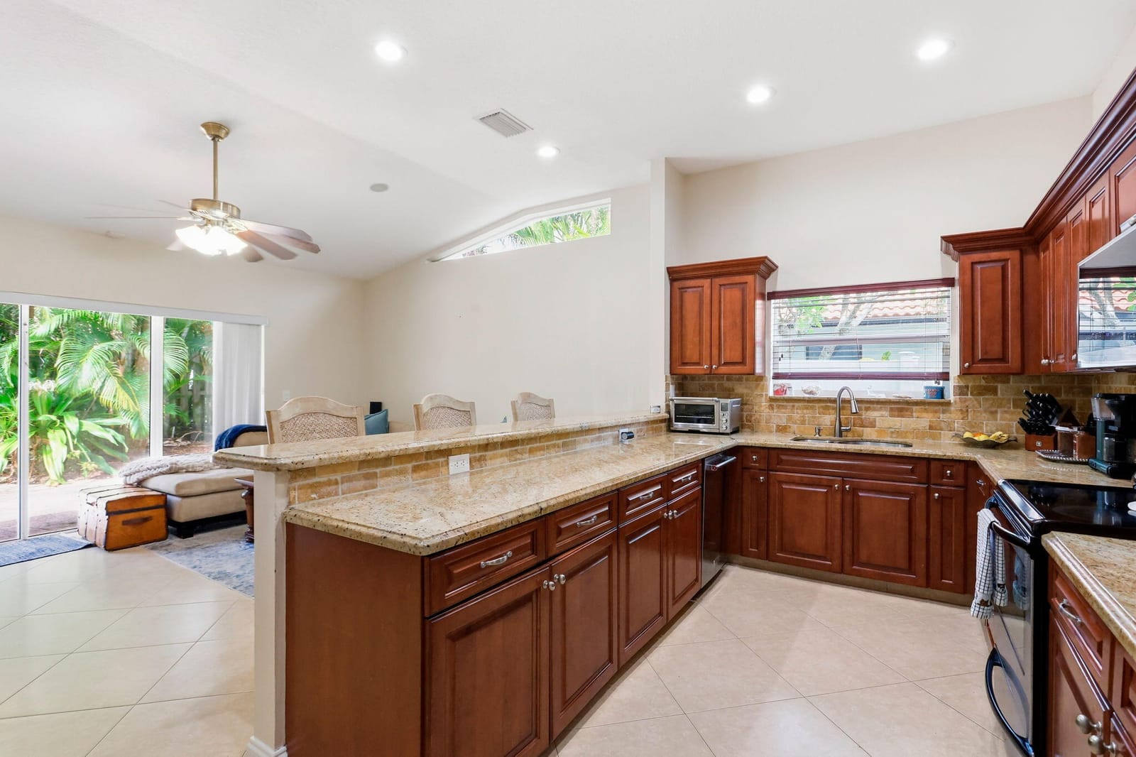 435 MOHAWK Lane, Boca Raton, FL 33487 photo 10