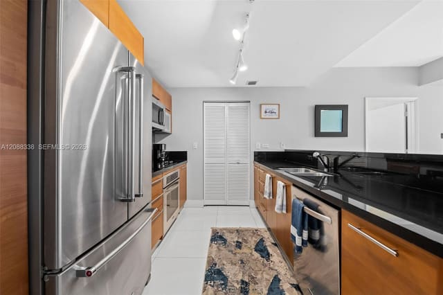 253 NE 2nd Street 2501, Vizcayne South, Miami, FL