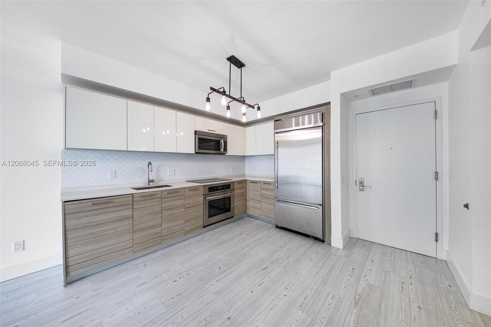 1300 Brickell Bay Drive 704, Miami, FL 33131 photo 14
