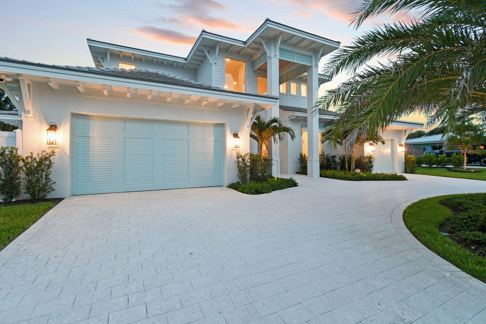 192 RIVER Drive