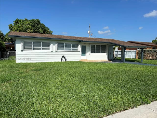 5372 W 4th Lane, Hialeah, FL 33012