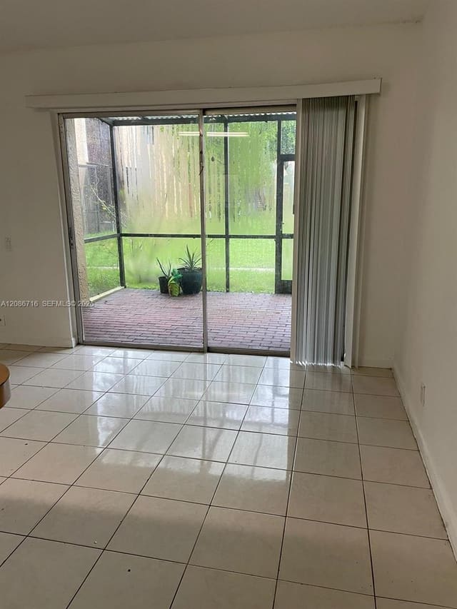 4527 Treehouse Lane 3B, Tamarac, FL 33319