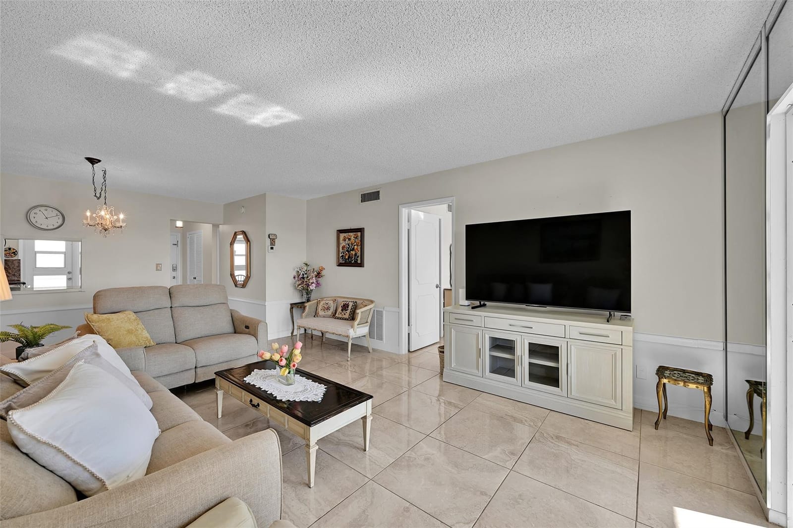 2350 NE 14th Street Causeway 609 — photo 9