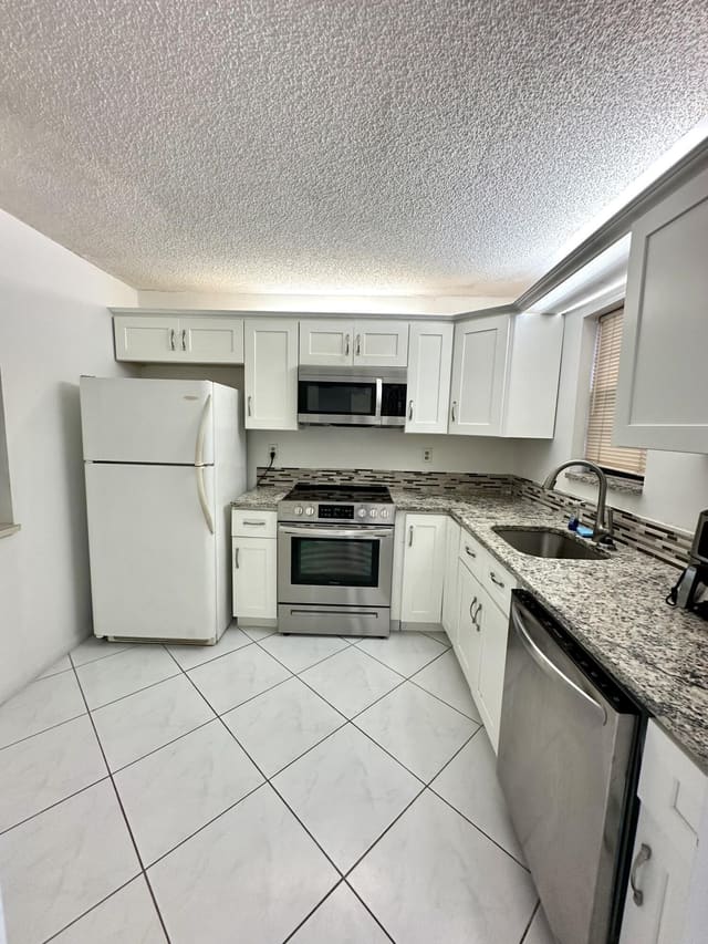 9370 SW 8th Street, Boca Raton, FL 33428