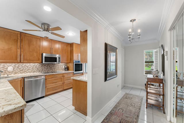 8520 CASA DEL LAGO E, Boca Raton, FL 33433