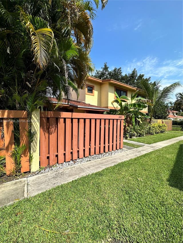 4093 Sierra Terrace, Sunrise, FL 33351