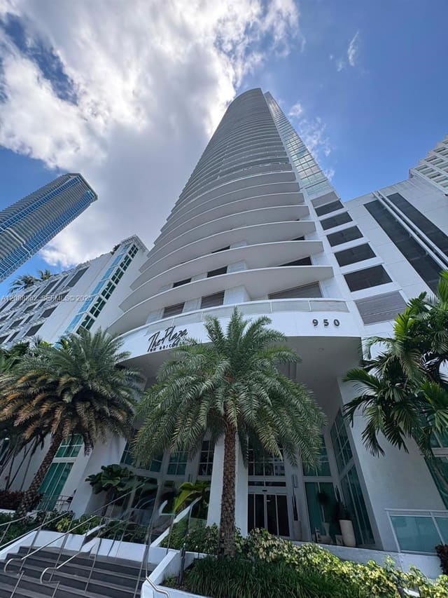 950 Brickell Bay Drive 4505, Miami, FL 33131