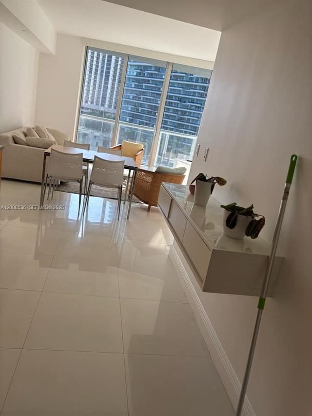 465 Brickell Avenue 804, Miami, FL 33131