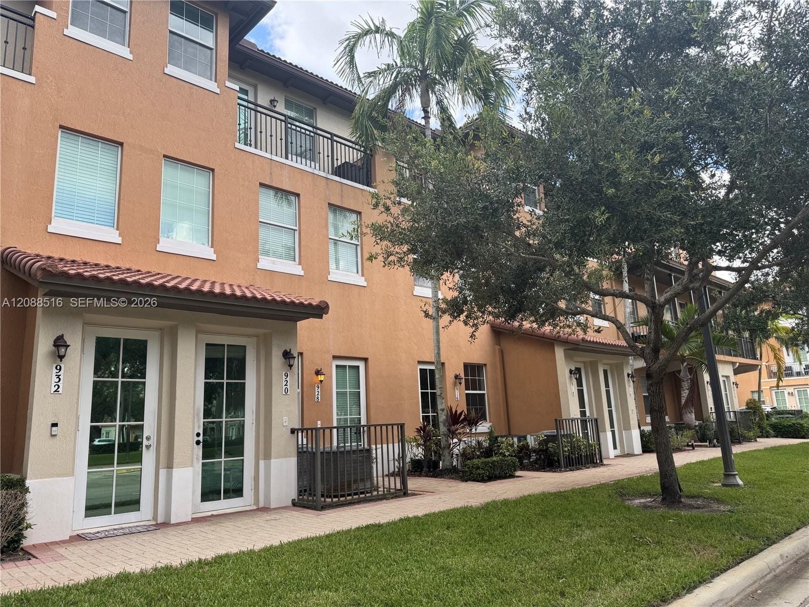 928 SW 147th Avenue 2906, Pembroke Pines, FL 33027 photo 1