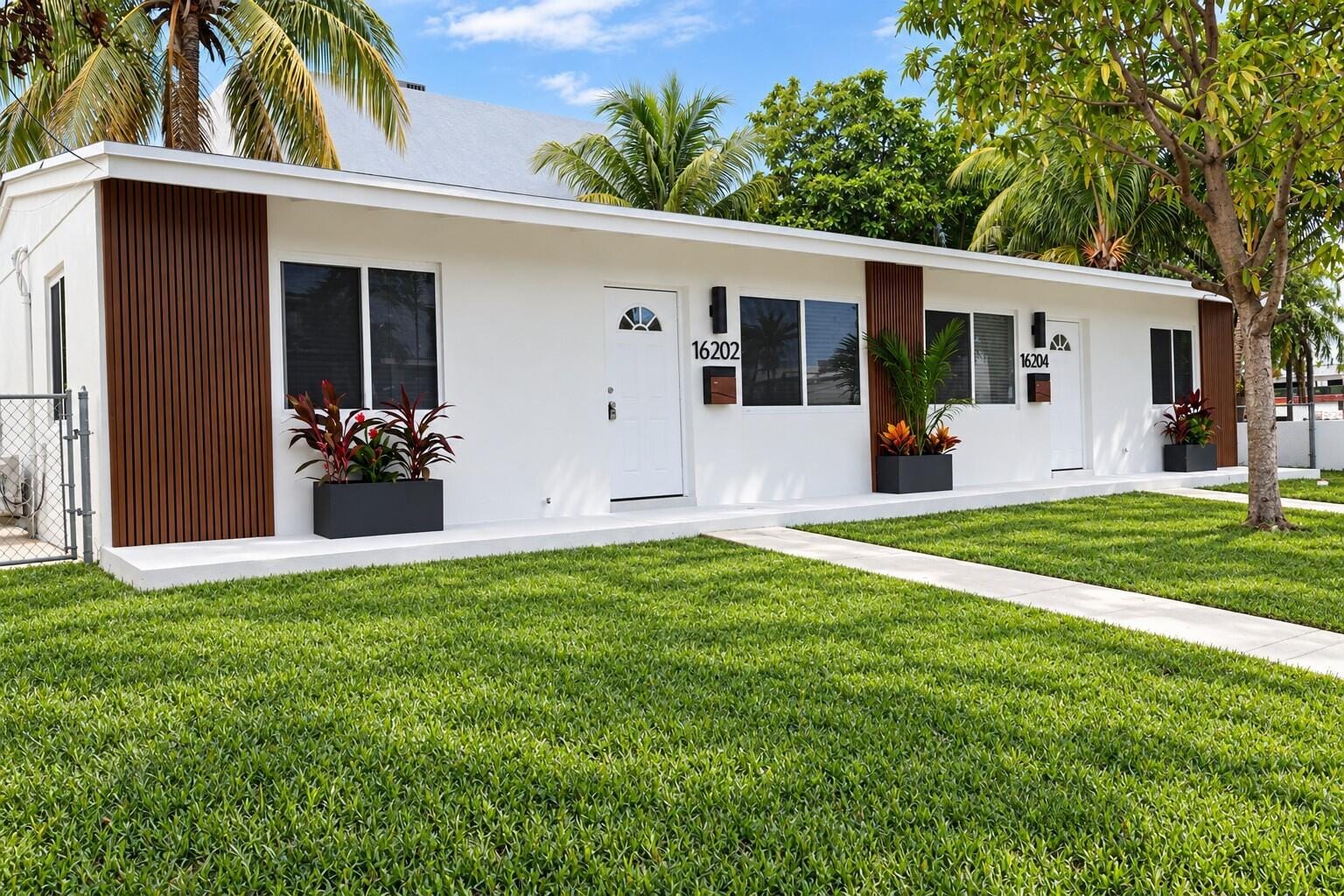 16204 NE 18th Court, North Miami Beach, FL 33162 photo 2