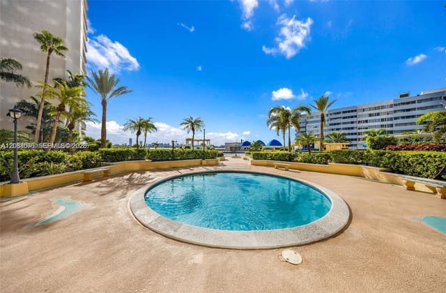 7601 E Treasure Drive 1722, North Bay Village, FL 33141