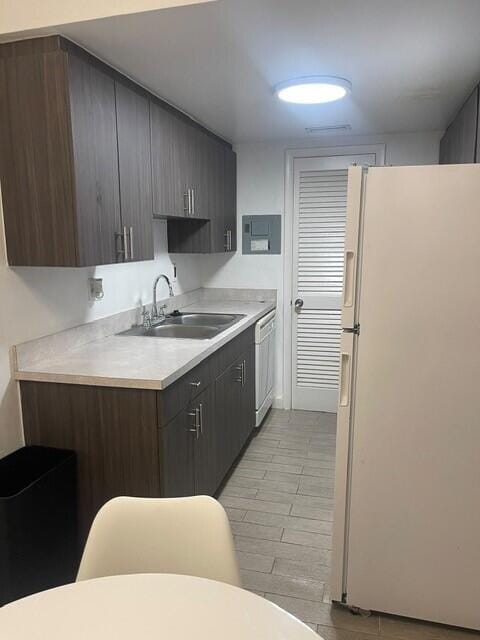 202 LUCERNE Avenue 11 — photo 2