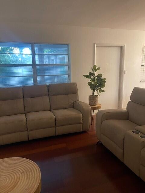 202 LUCERNE Avenue 11 — photo 4
