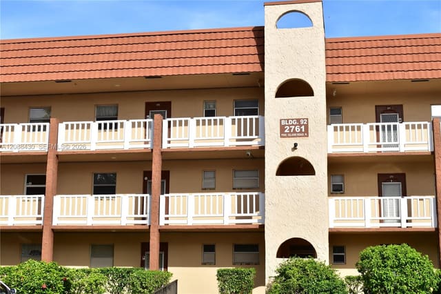 2761 N Pine Island Road 310, Sunrise Lakes Phase3, Sunrise, FL