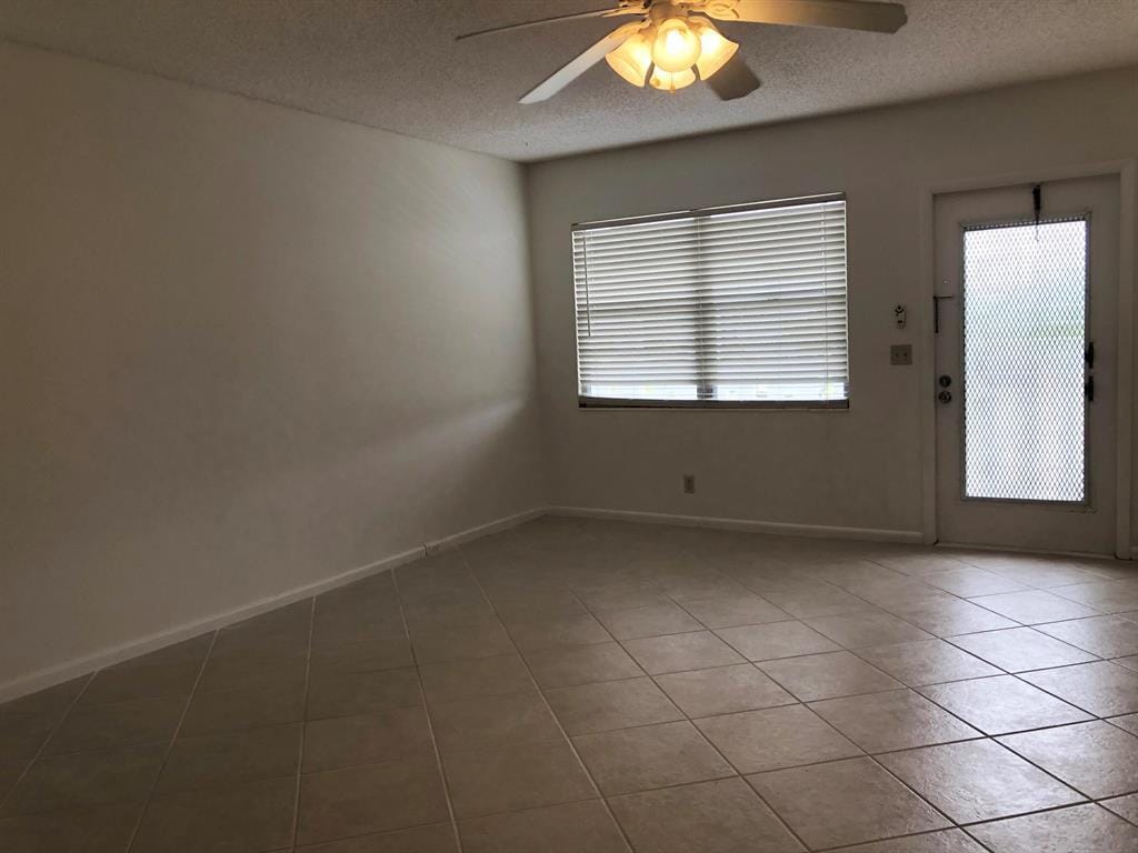 4065 EXETER D 4065 — photo 5