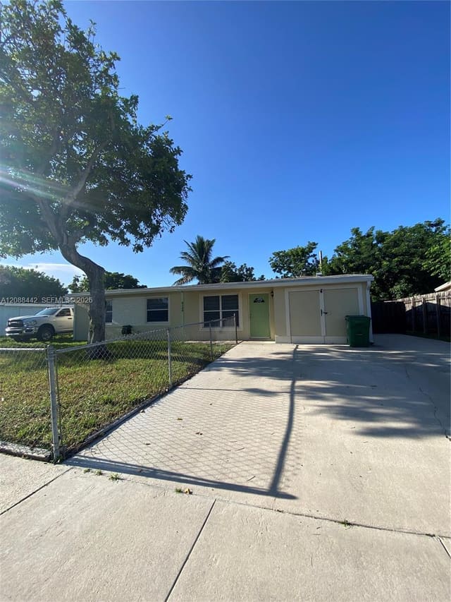 6140 SW 37th Court, Davie, FL 33314