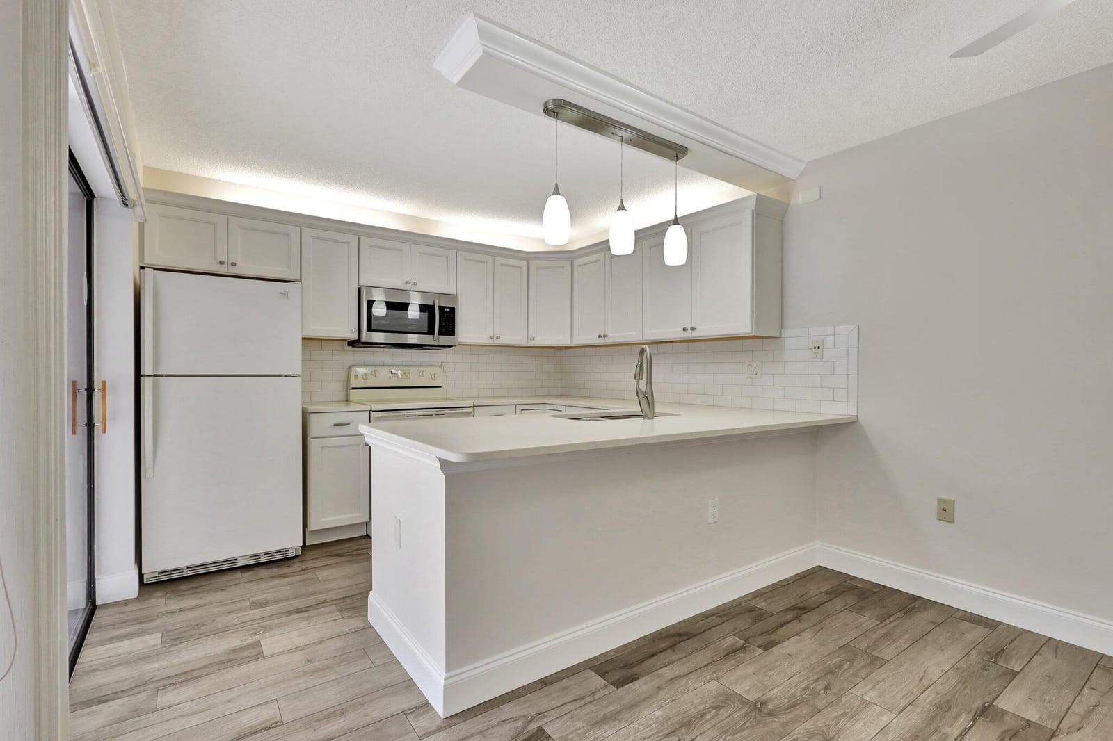 7118 71ST Way — photo 3
