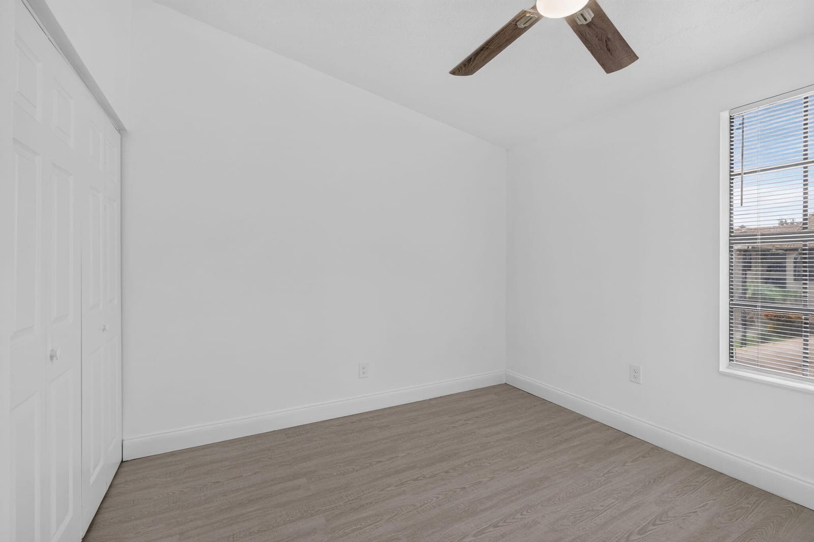 9189 VINEYARD LAKE Drive, Plantation, FL 33324 photo 17