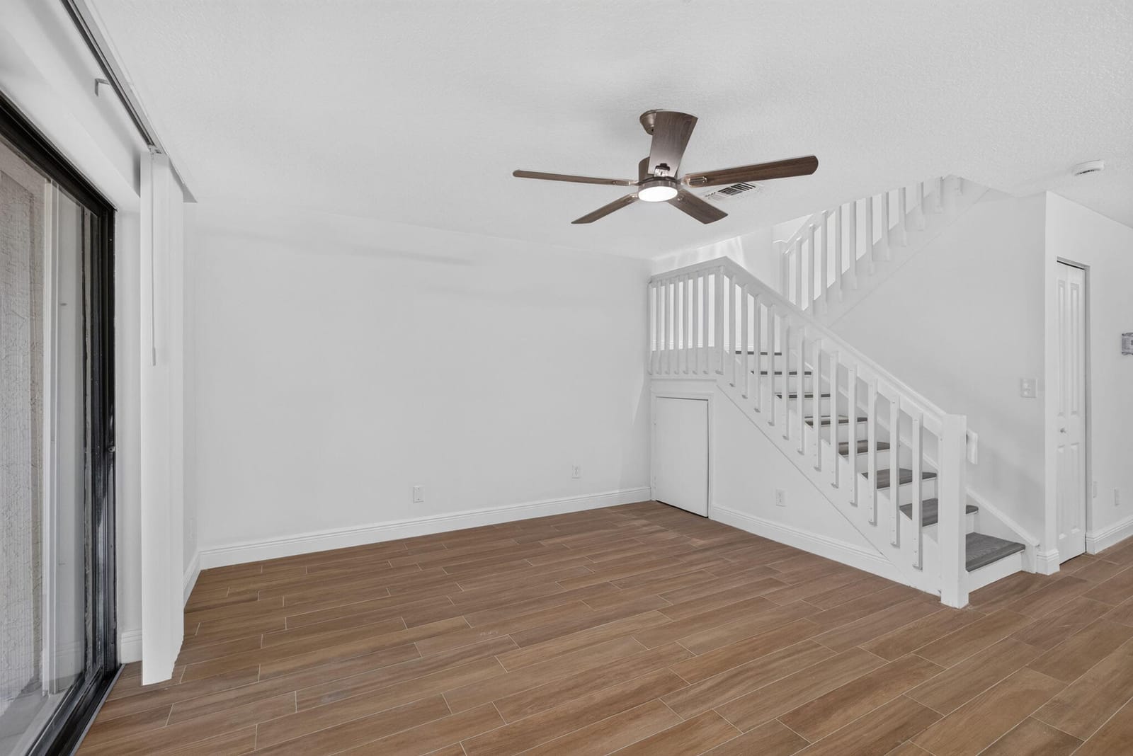 9189 VINEYARD LAKE Drive — photo 6