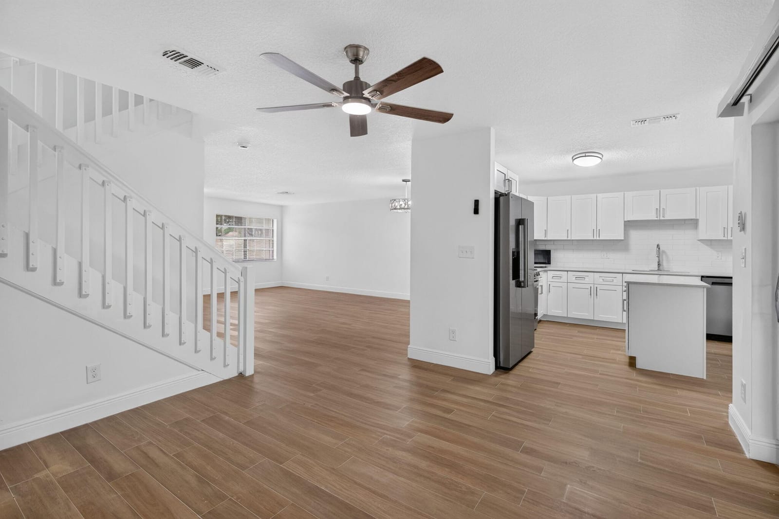9189 VINEYARD LAKE Drive — photo 7