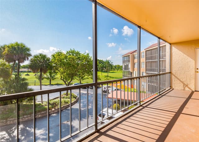 3900 N Hills Drive, Hollywood, FL 33021