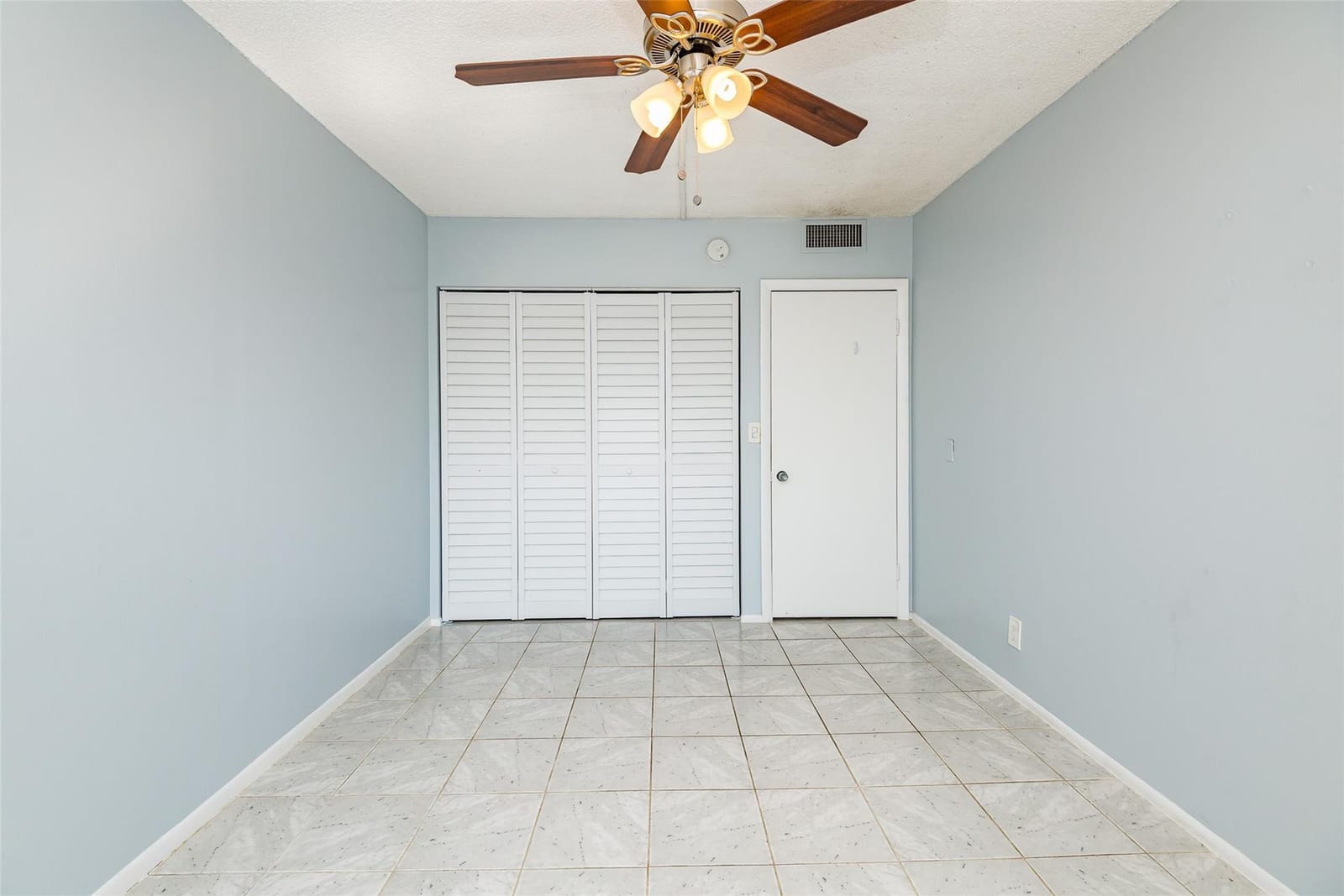 3900 N HILLS Drive 302, Hollywood, FL 33021 photo 11