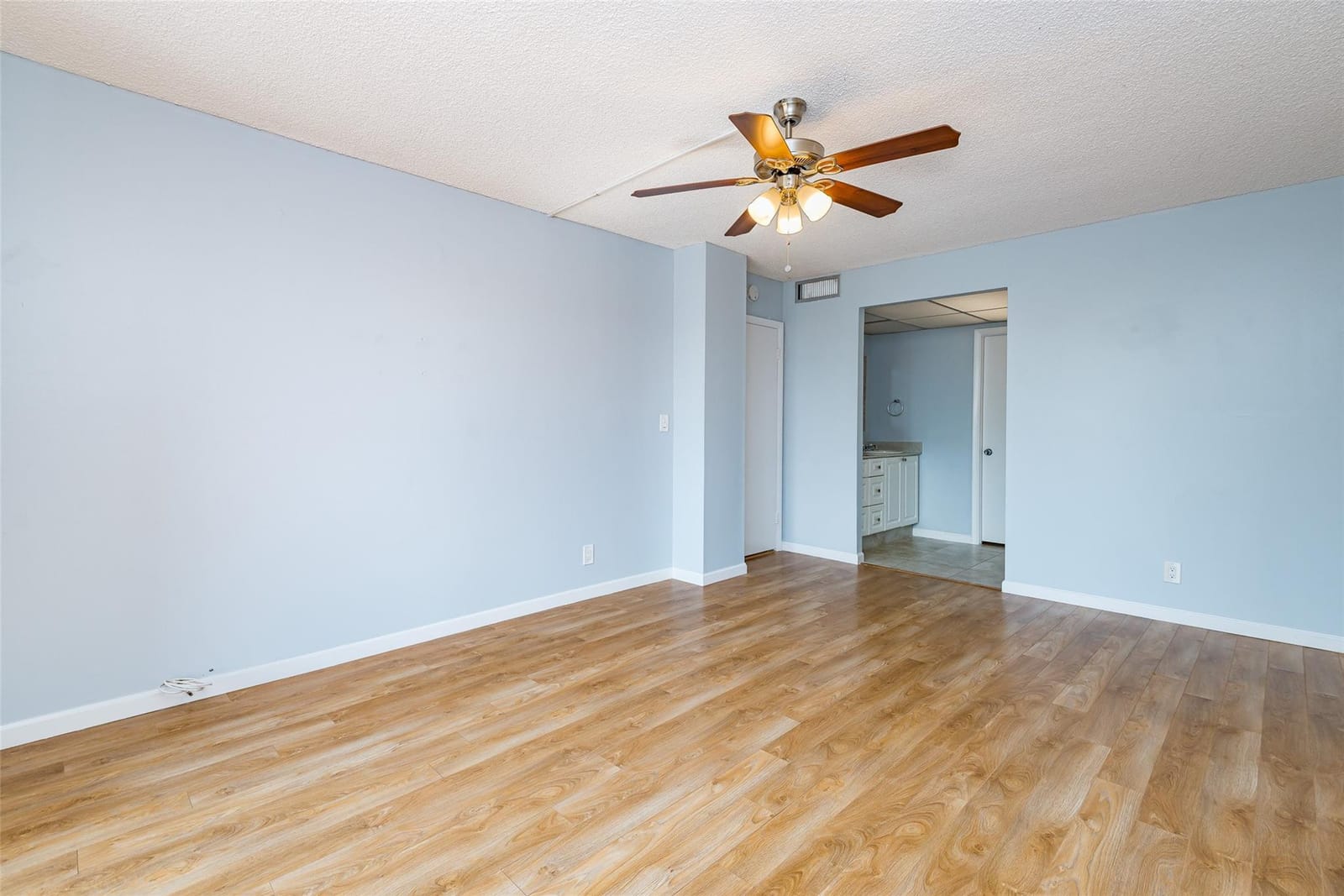 3900 N HILLS Drive 302, Hollywood, FL 33021 photo 16