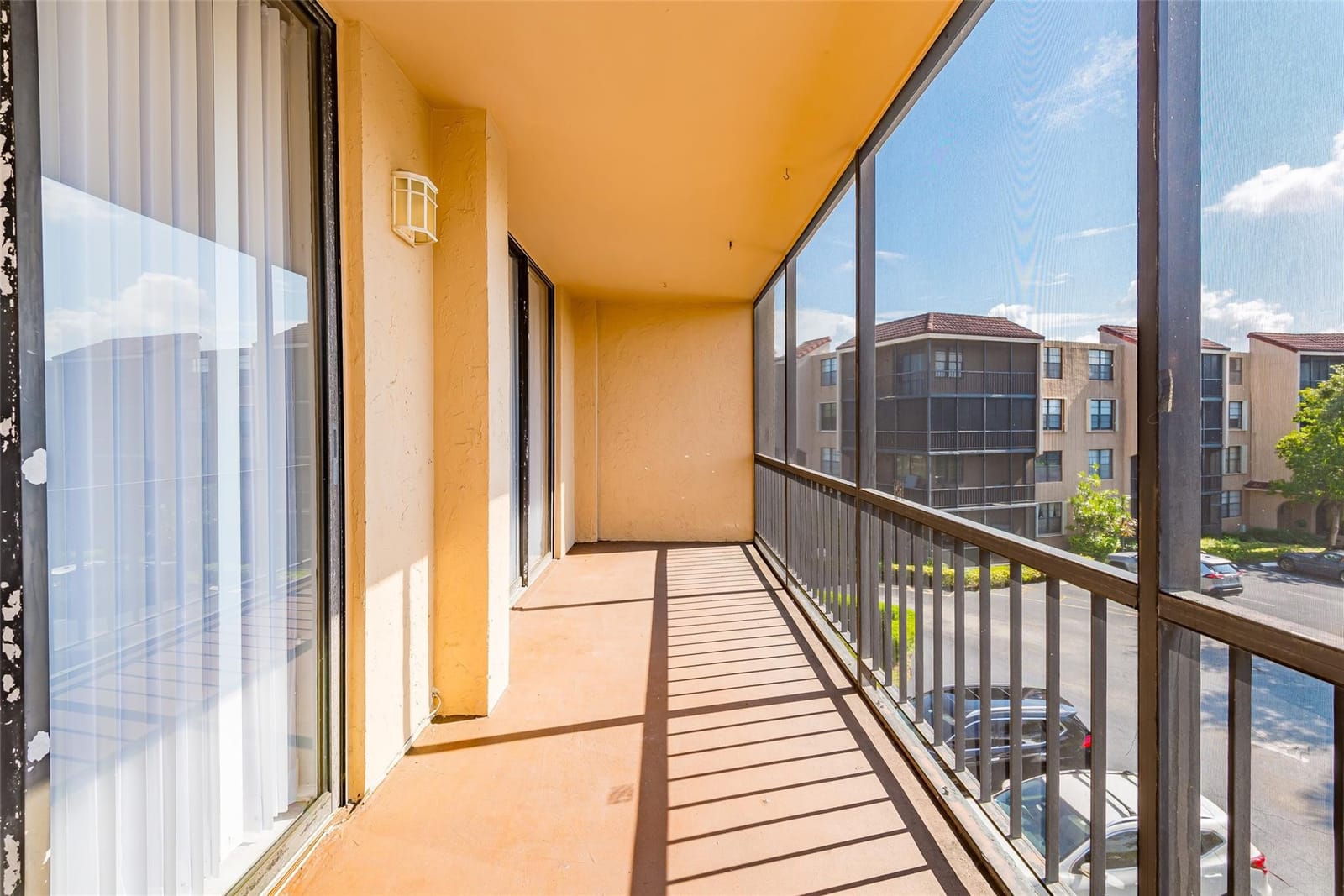 3900 N HILLS Drive 302, Hollywood, FL 33021 photo 3