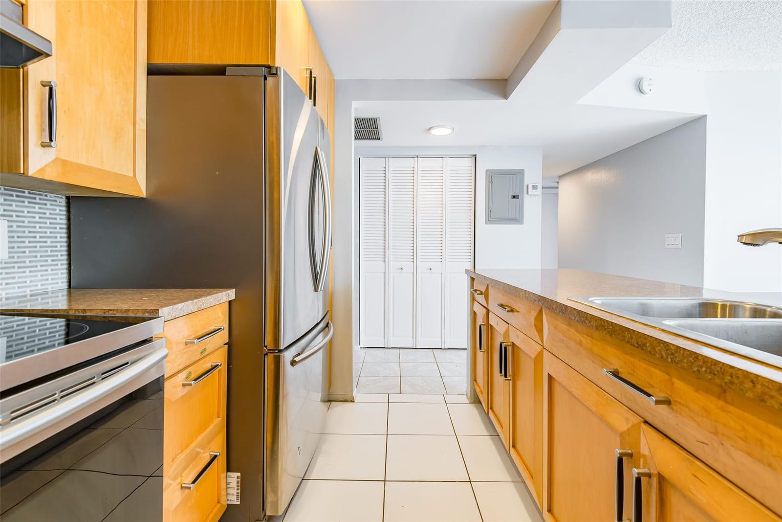 3900 N HILLS Drive 302, Hollywood, FL 33021 photo 6