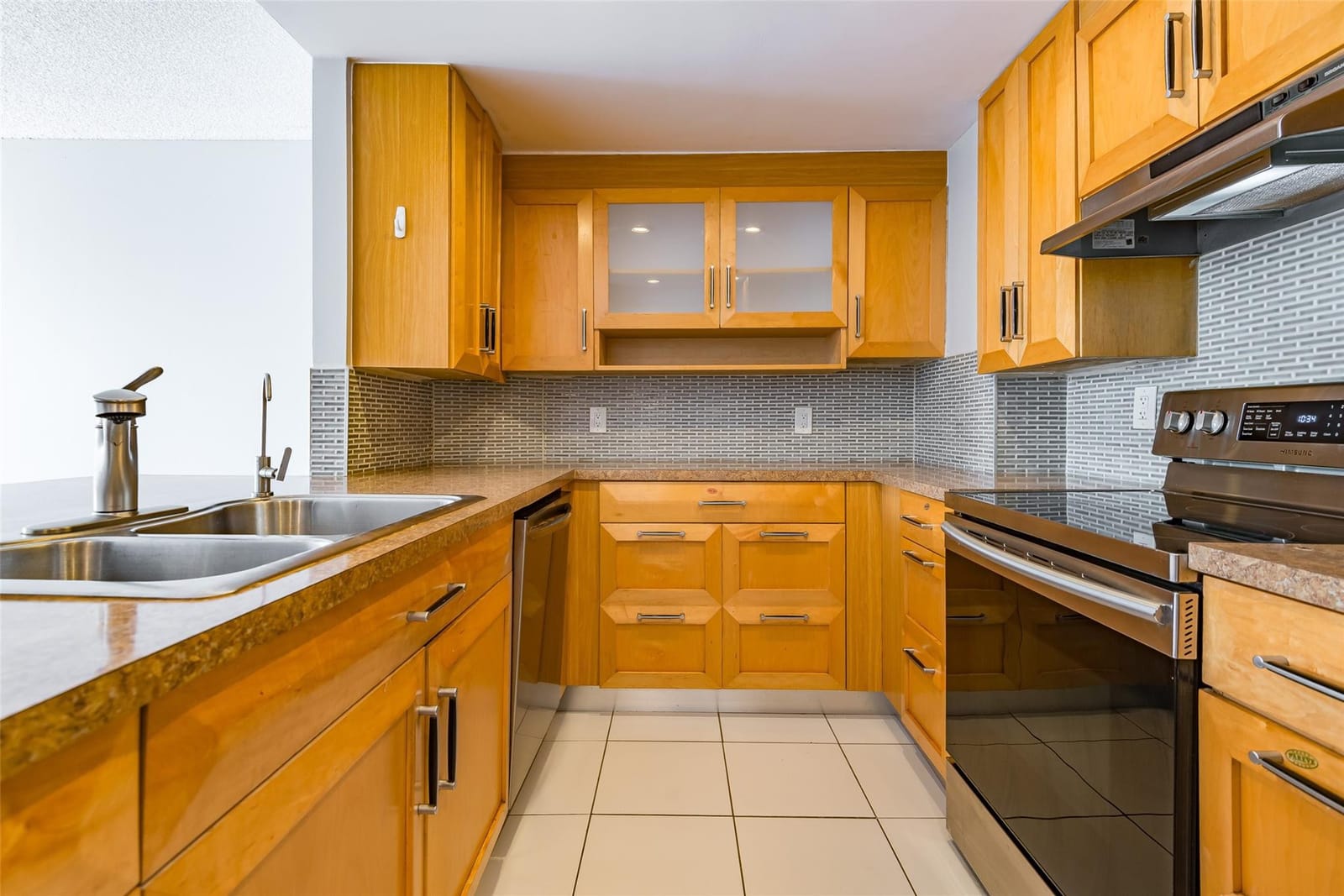 3900 N HILLS Drive 302, Hollywood, FL 33021 photo 7