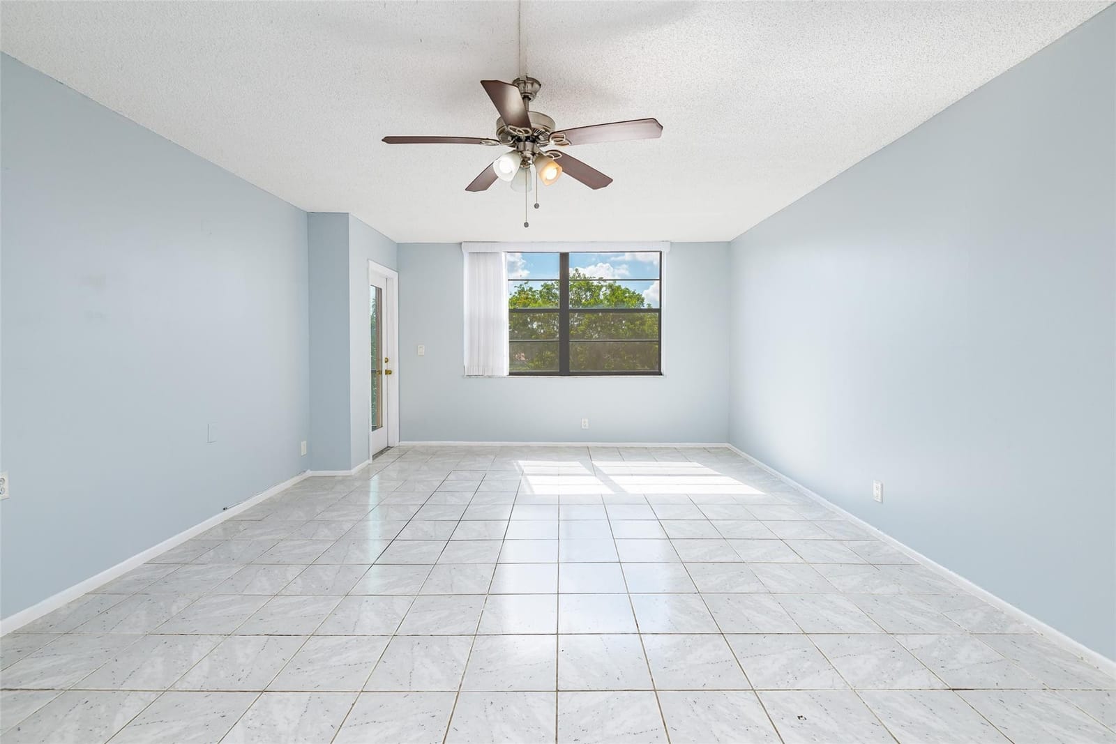 3900 N HILLS Drive 302, Hollywood, FL 33021 photo 9