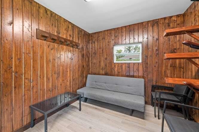 14902 PADDOCK Drive — photo 9