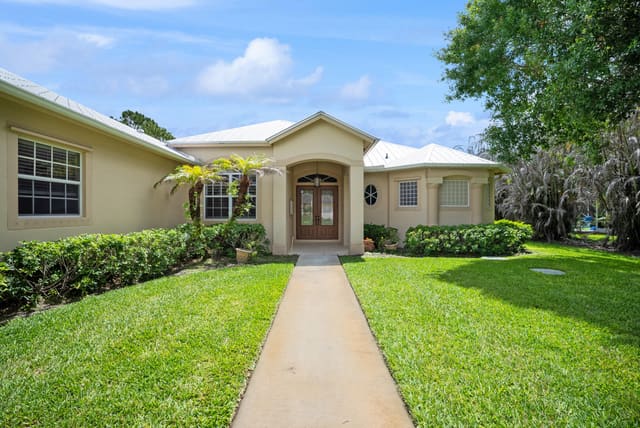 1106 SW THOREAU Court, Palm City, FL 34990