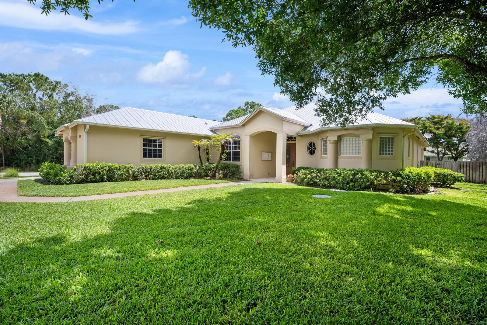 1106 SW THOREAU Court, Palm City, FL 34990 photo 2