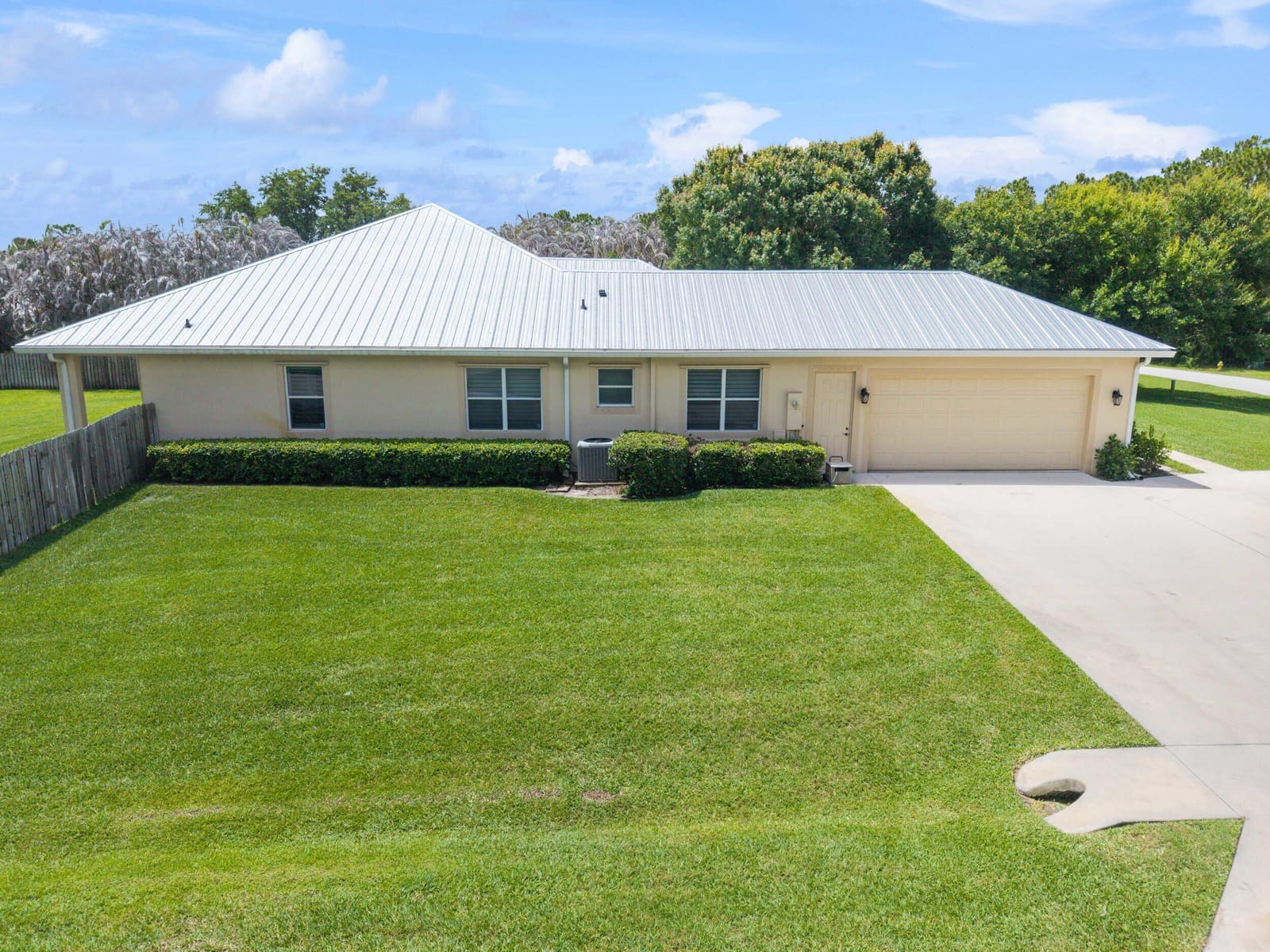1106 SW THOREAU Court, Palm City, FL 34990 photo 3