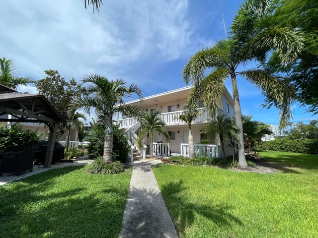 229 SE 1st Avenue 204, Boynton Beach, FL 33435