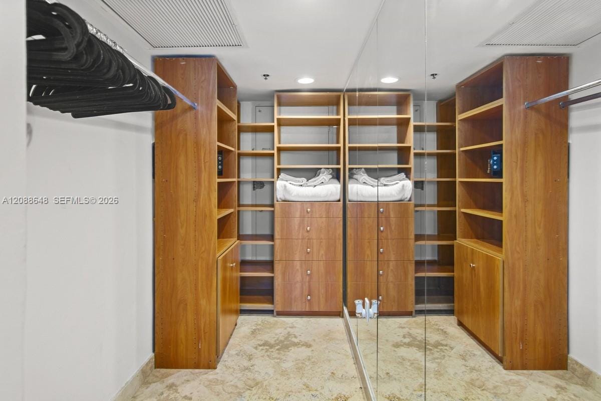 100 Lincoln Road 748 — photo 2
