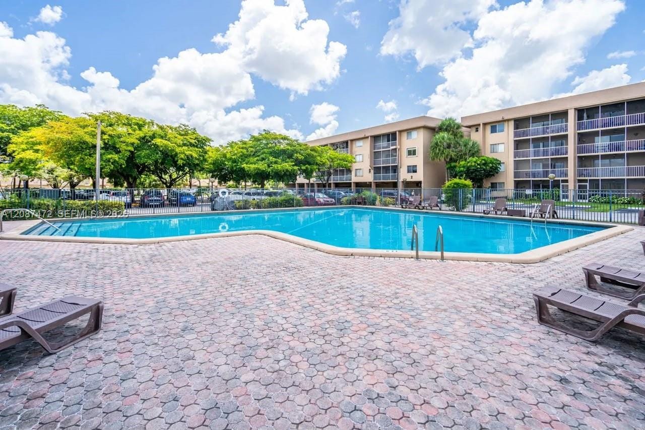 17000 NW 67th Avenue 405, Hialeah, FL 33015 photo 1