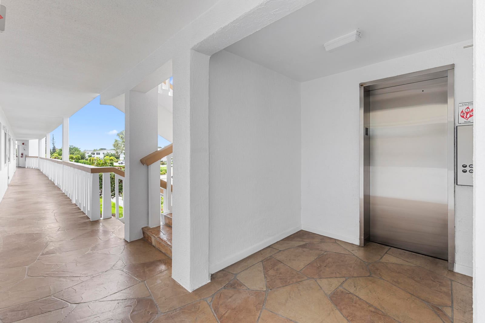 2041 Lyndhurst J, Deerfield Beach, FL 33442 photo 27
