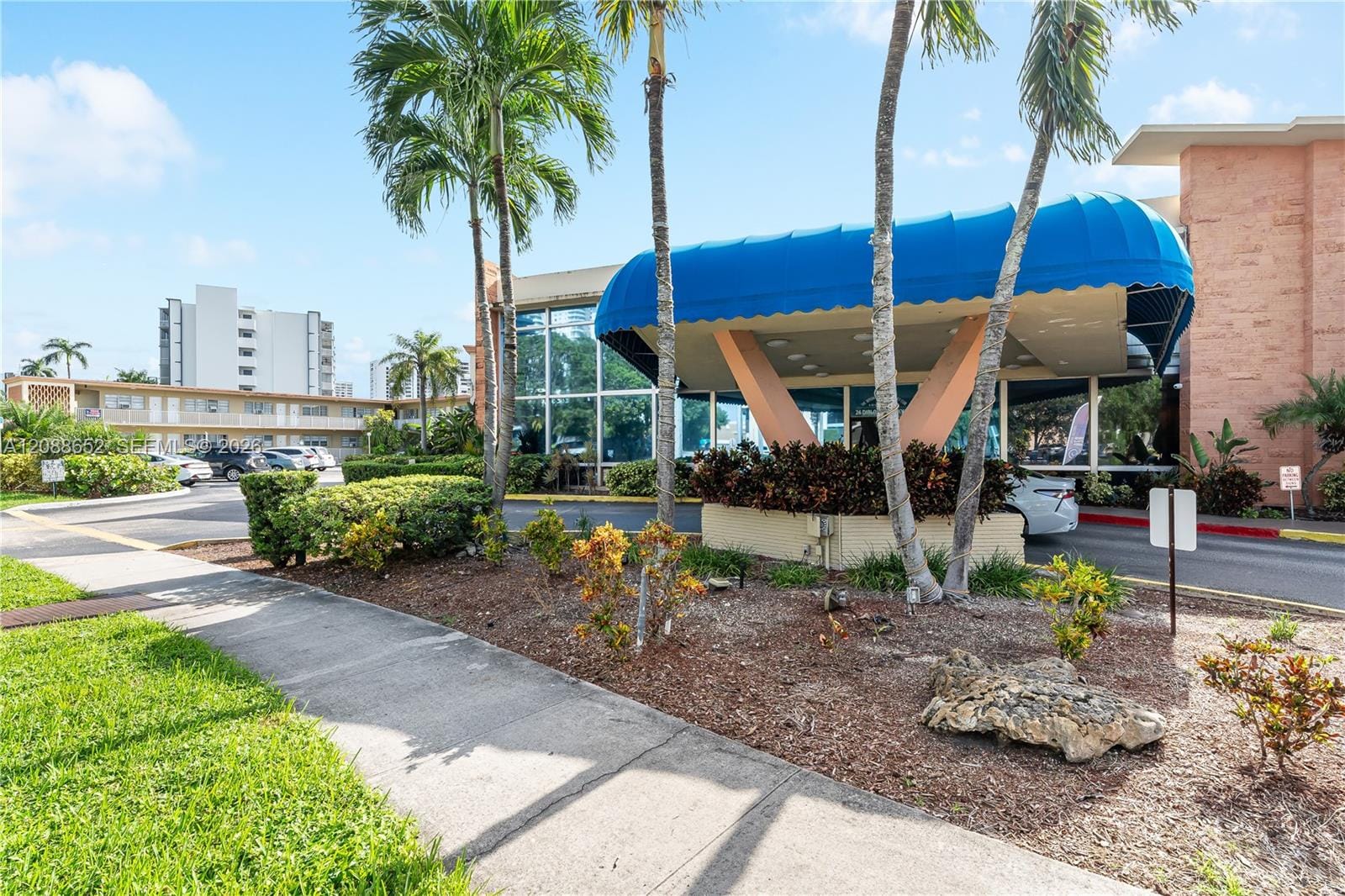 26 Diplomat Parkway 2390 — photo 12
