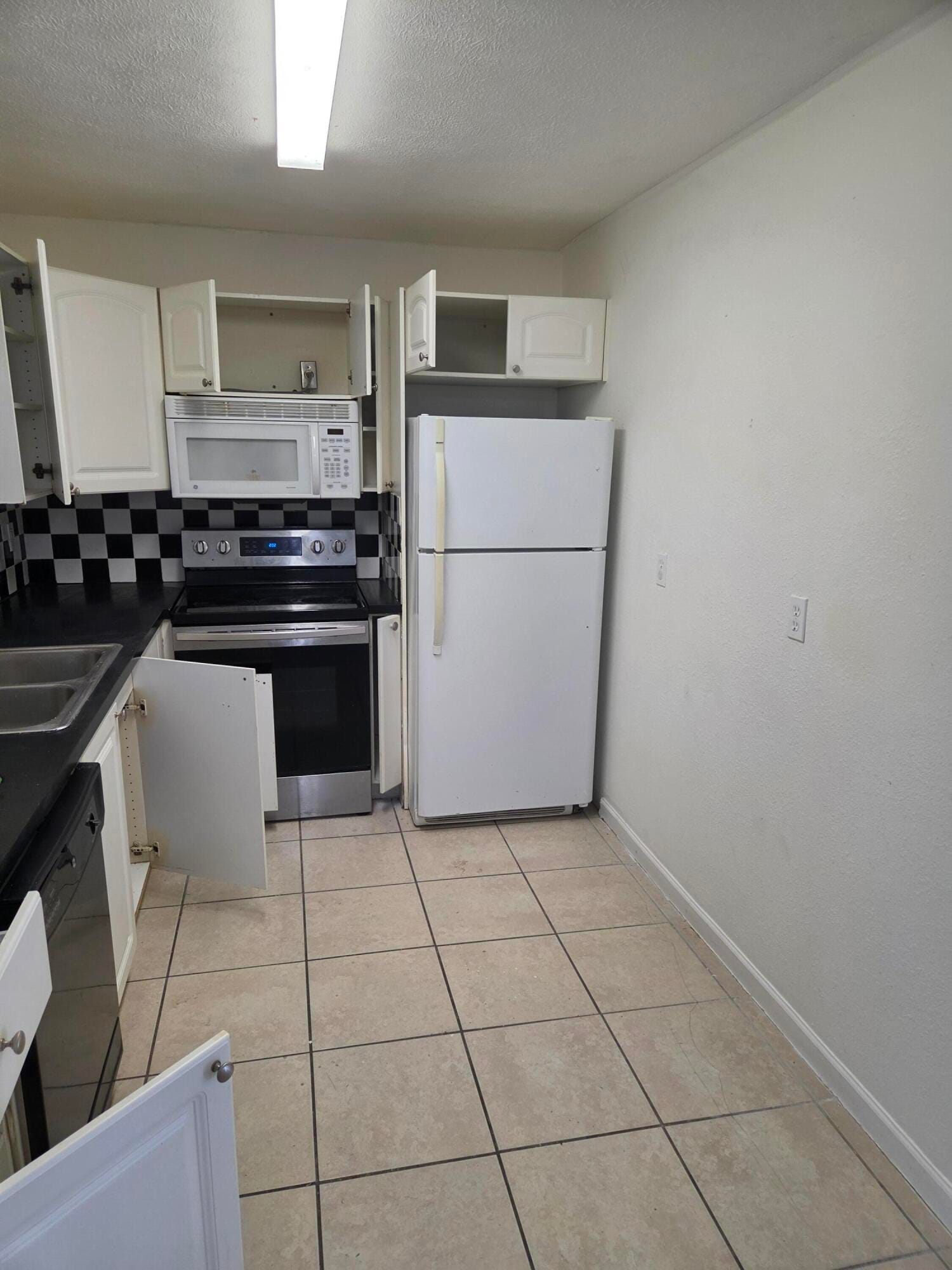 7002 SANTA CLARA Boulevard, Fort Pierce, FL 34951 photo 4