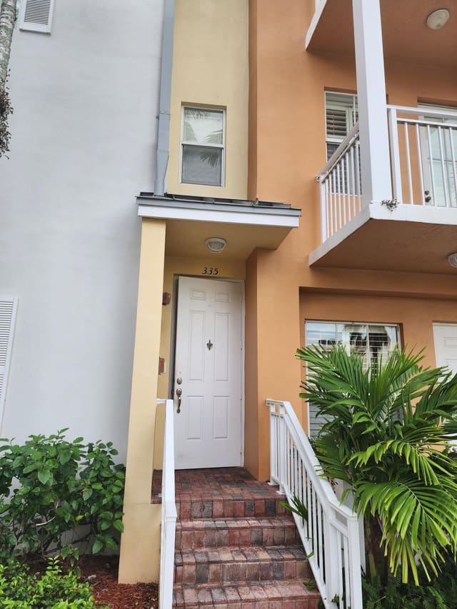 335 SW 13TH Terrace 335, Fort Lauderdale, FL 33312