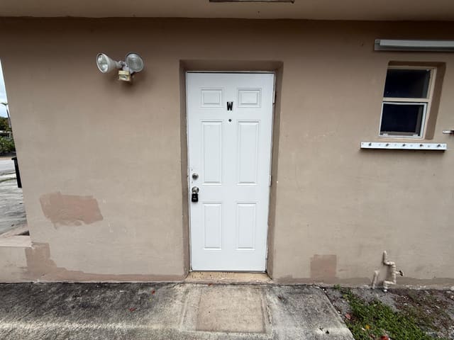 1336 NE 1st Avenue West, Fort Lauderdale, FL 33304