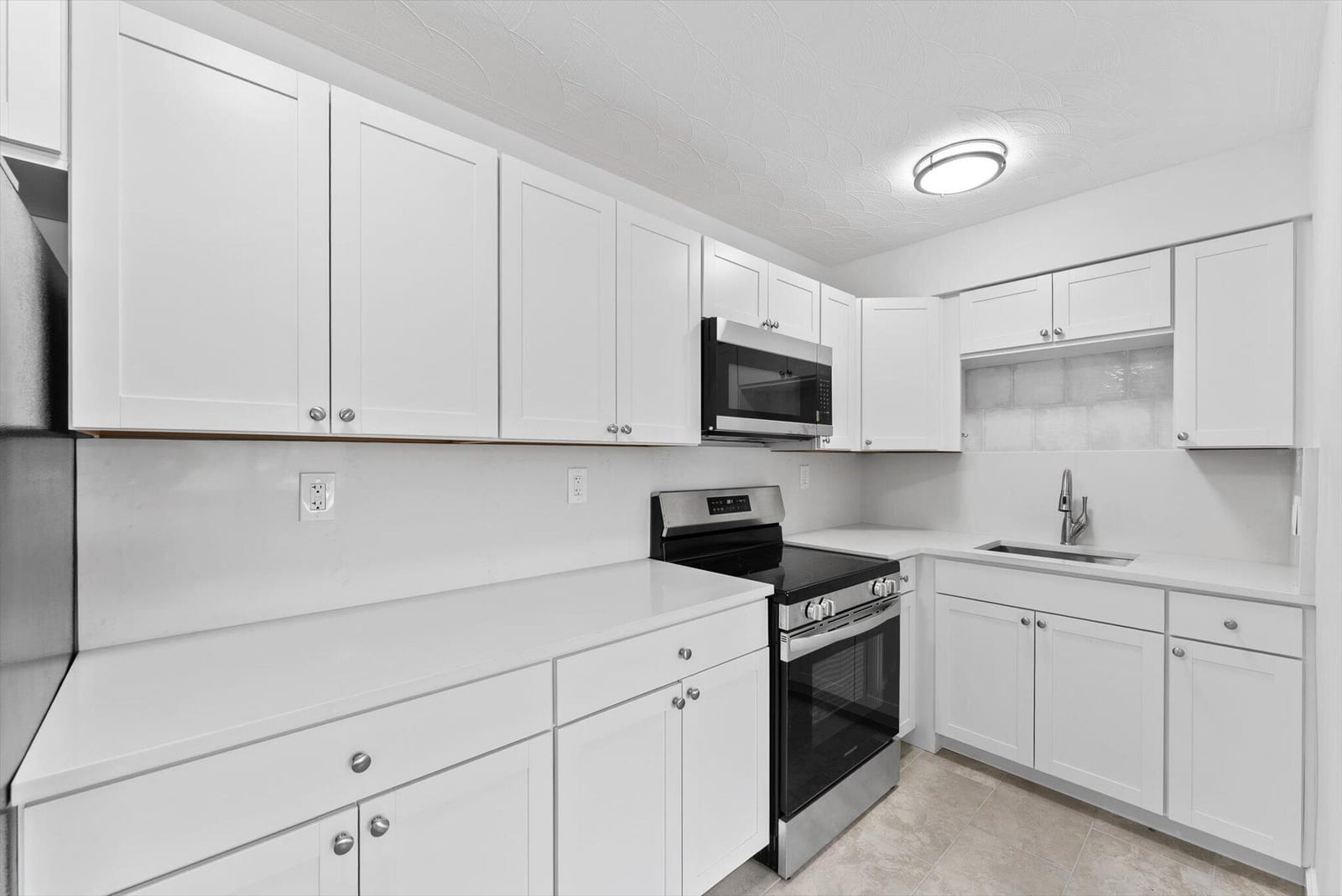1632 NE 4th Place 1 — photo 2
