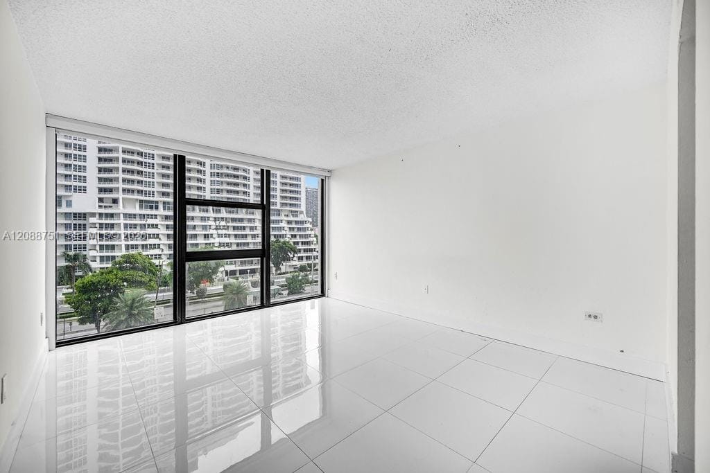 600 NE 36th Street 508, Miami, FL 33137 photo 18