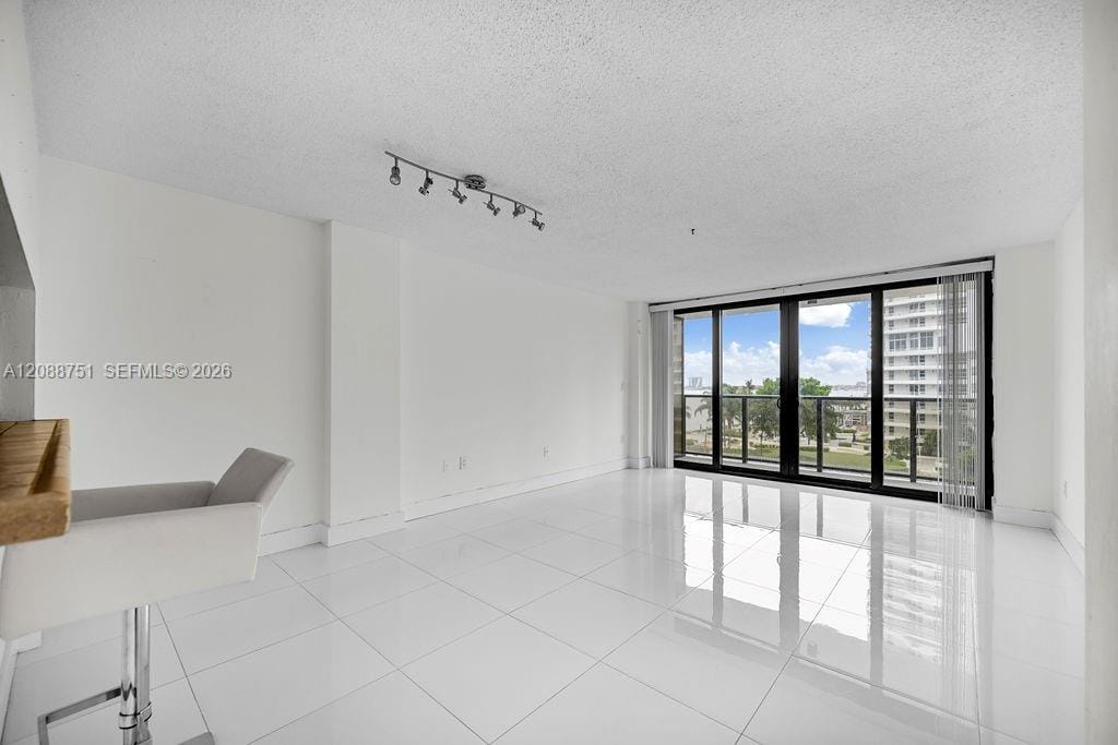 600 NE 36th Street 508, Miami, FL 33137 photo 30