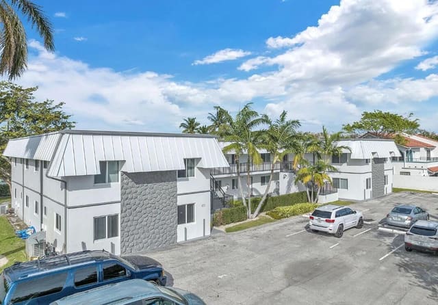 655 JEFFERY Street 10, Boca Raton, FL 33487