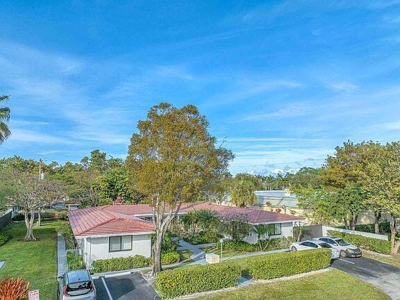 541 NE 43RD Street 1 — photo 2